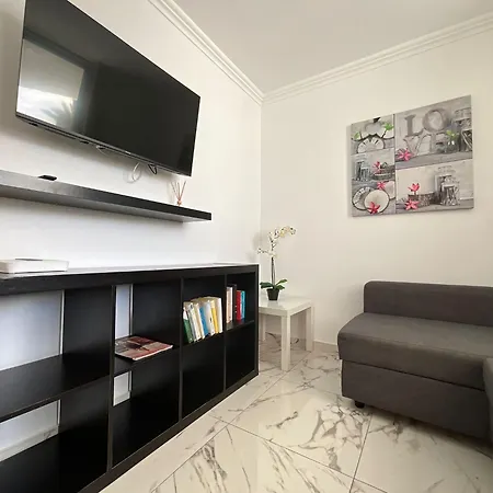 Dream Americas Iconic Pearl Apartment *